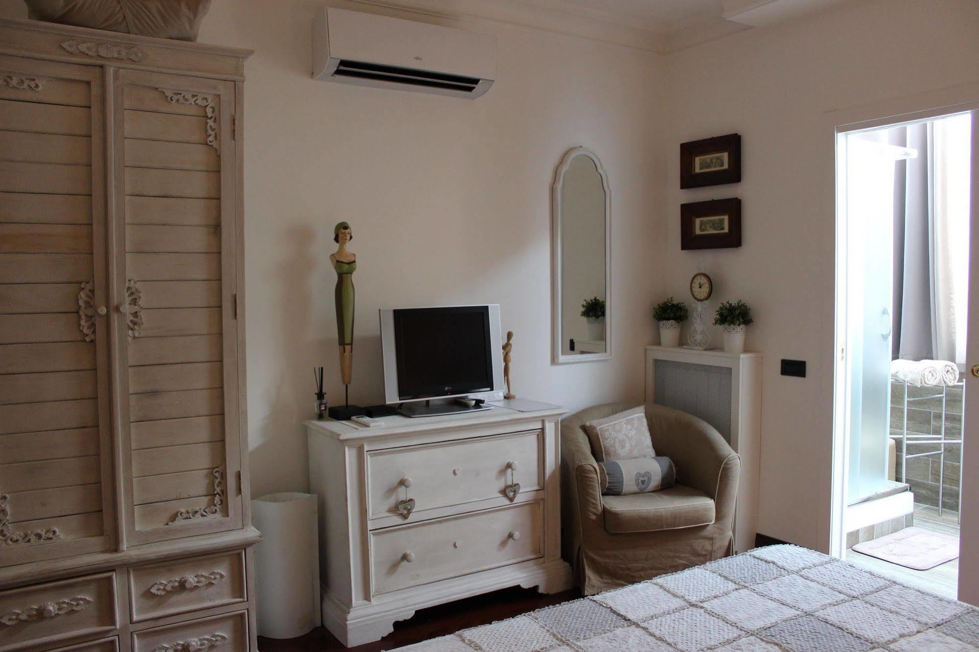 B&B Le Lanterne Casal Palocco Exterior photo